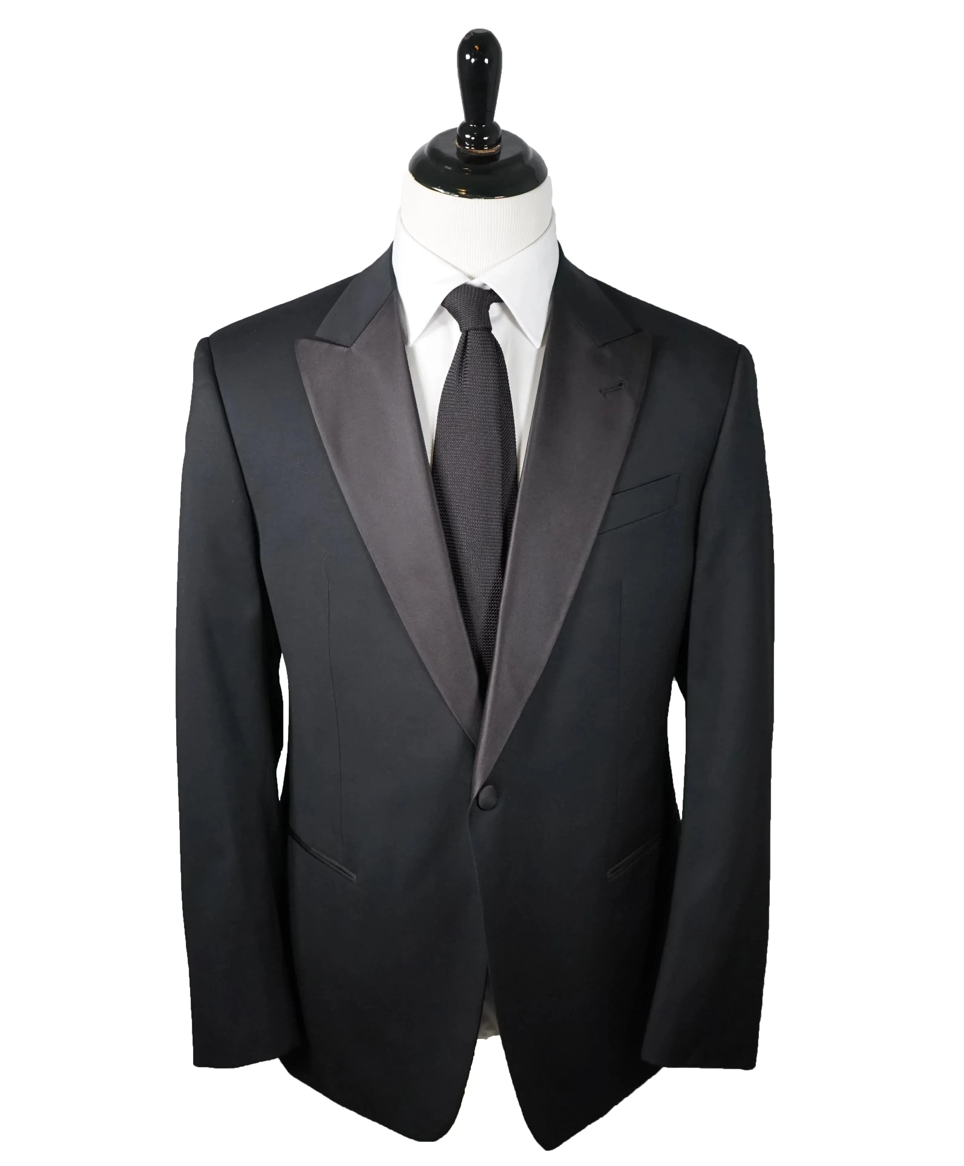 $2,095 ARMANI COLLEZIONI - “G Line” Wide Peak Lapel Tuxedo Suit - 44R