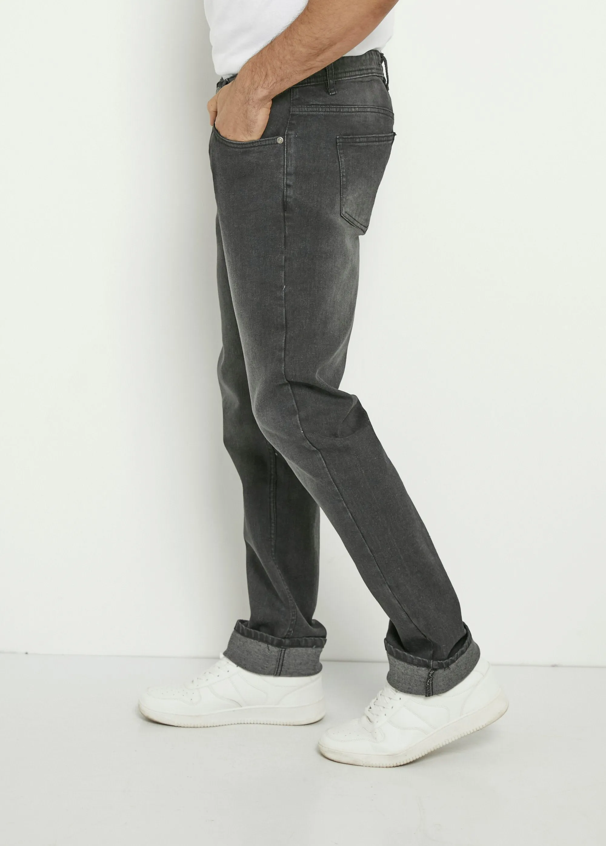 5-pocket straight-cut, stretchy jeans