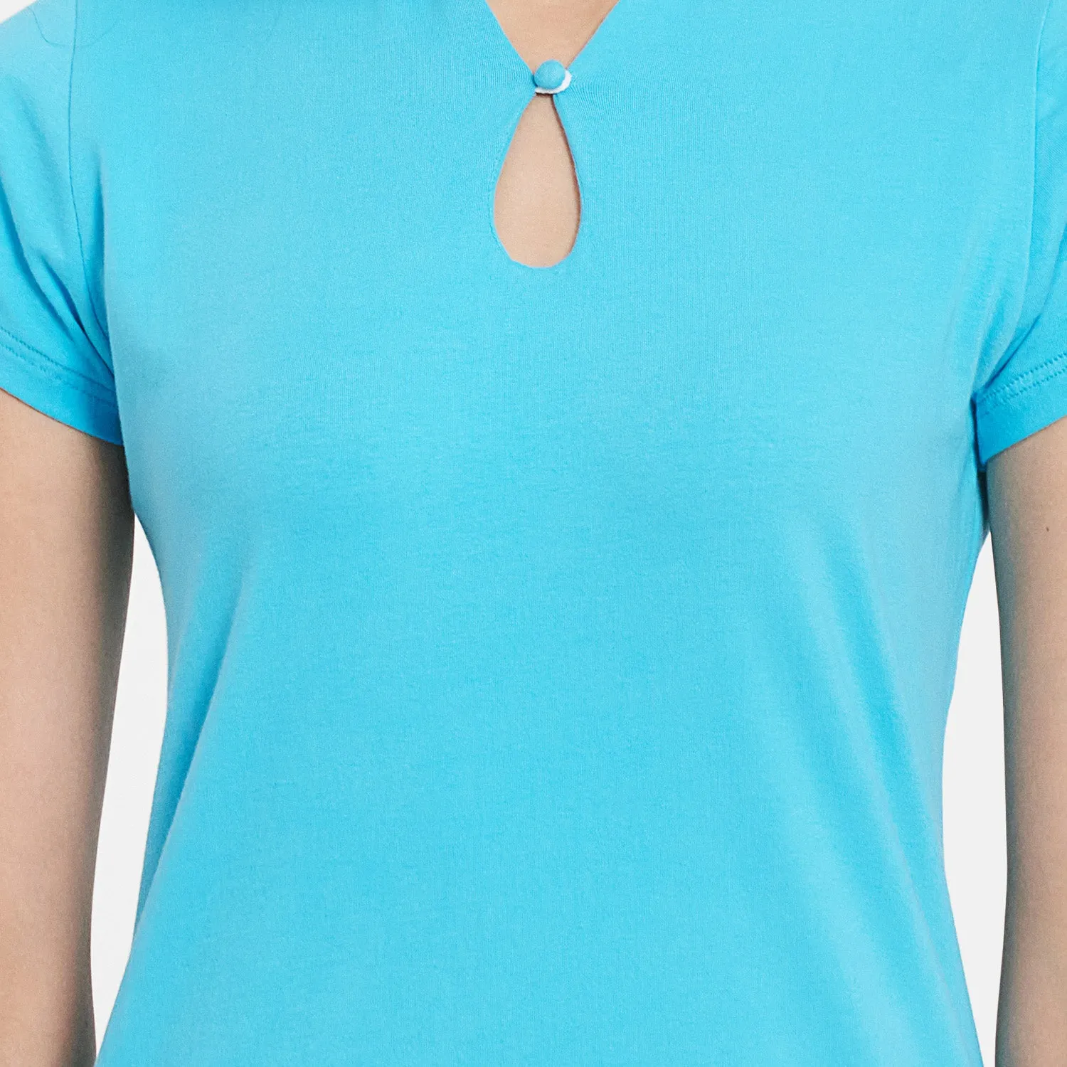 BASIC KEYHOLE NECK LINE TOP