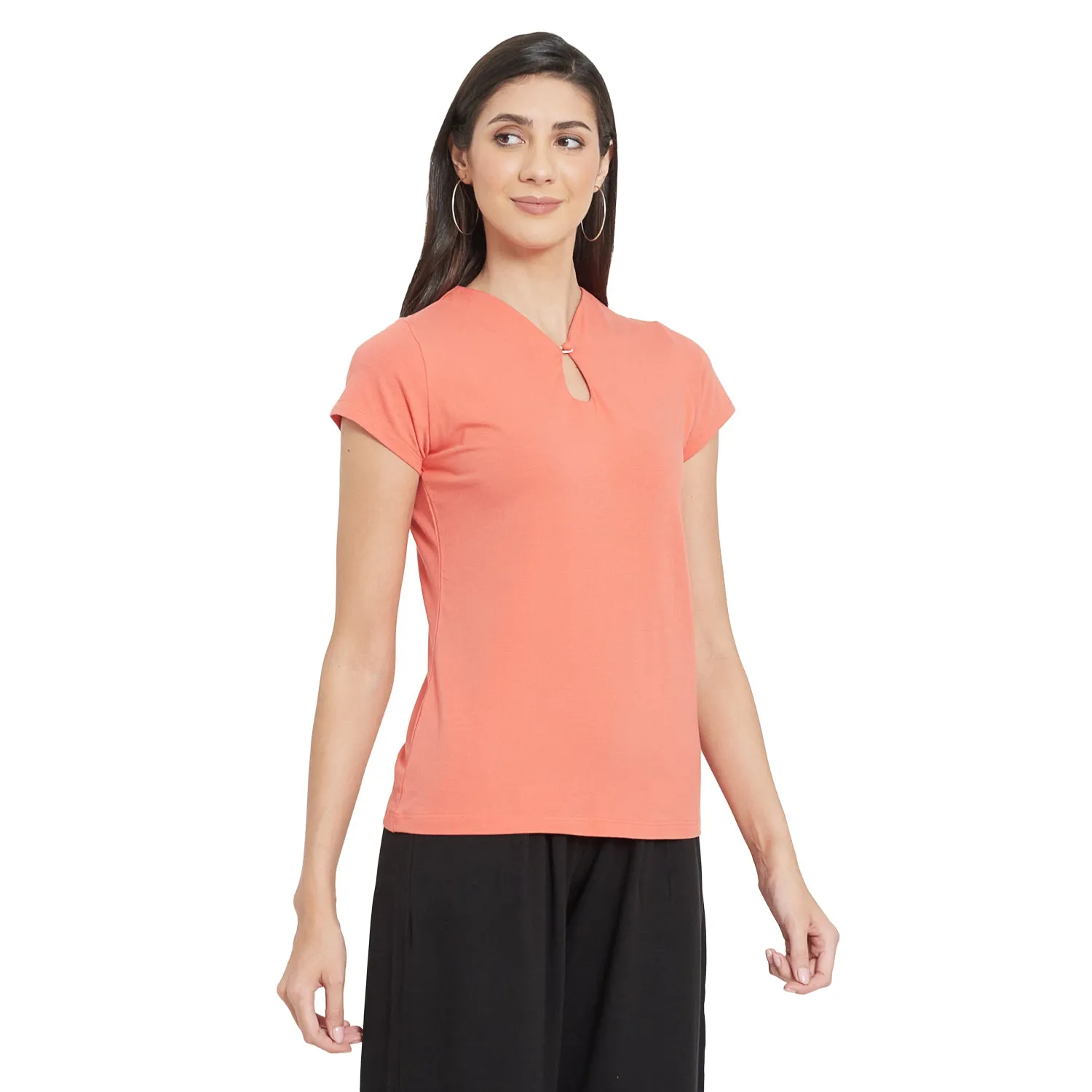 BASIC KEYHOLE NECK LINE TOP