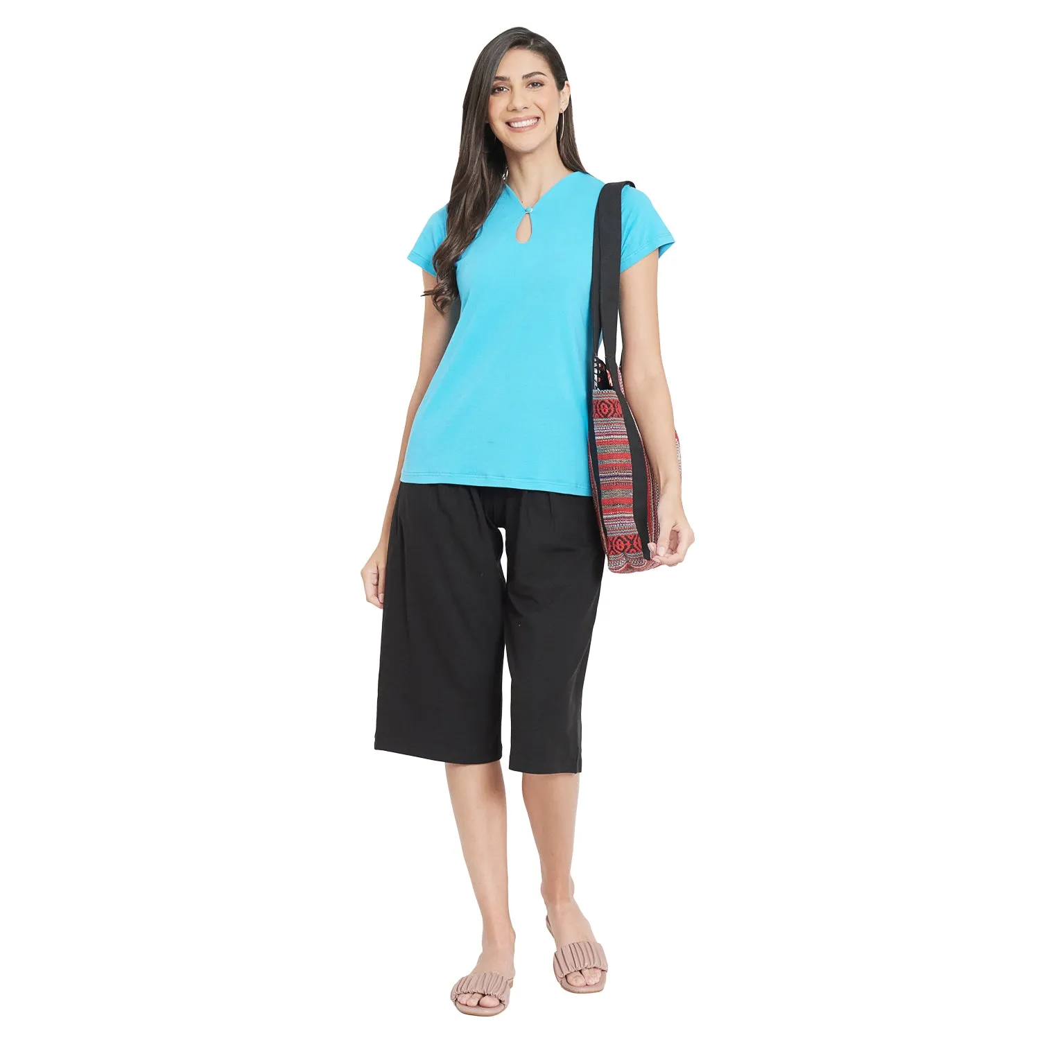 BASIC KEYHOLE NECK LINE TOP