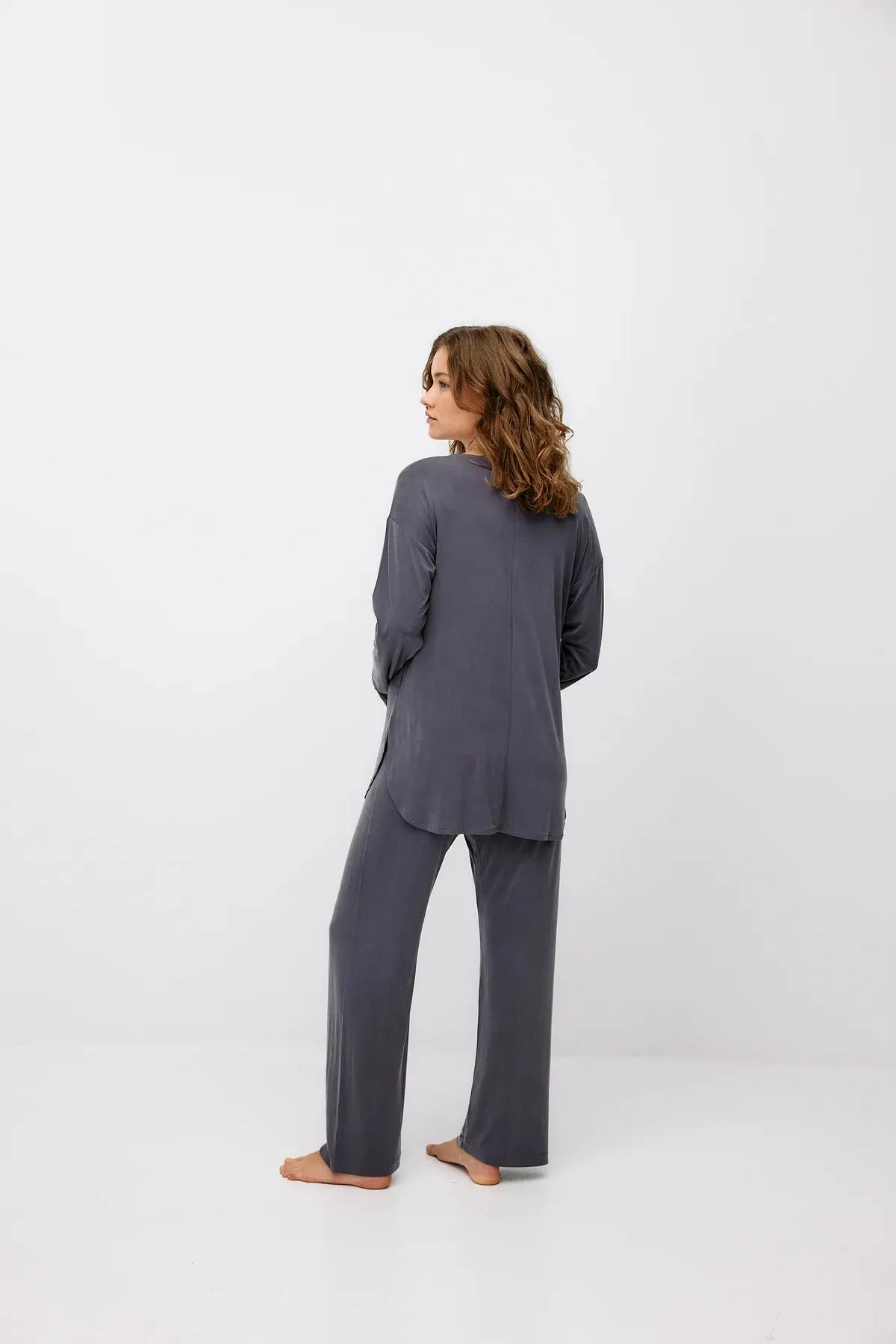 Cupro blouse in lila grey