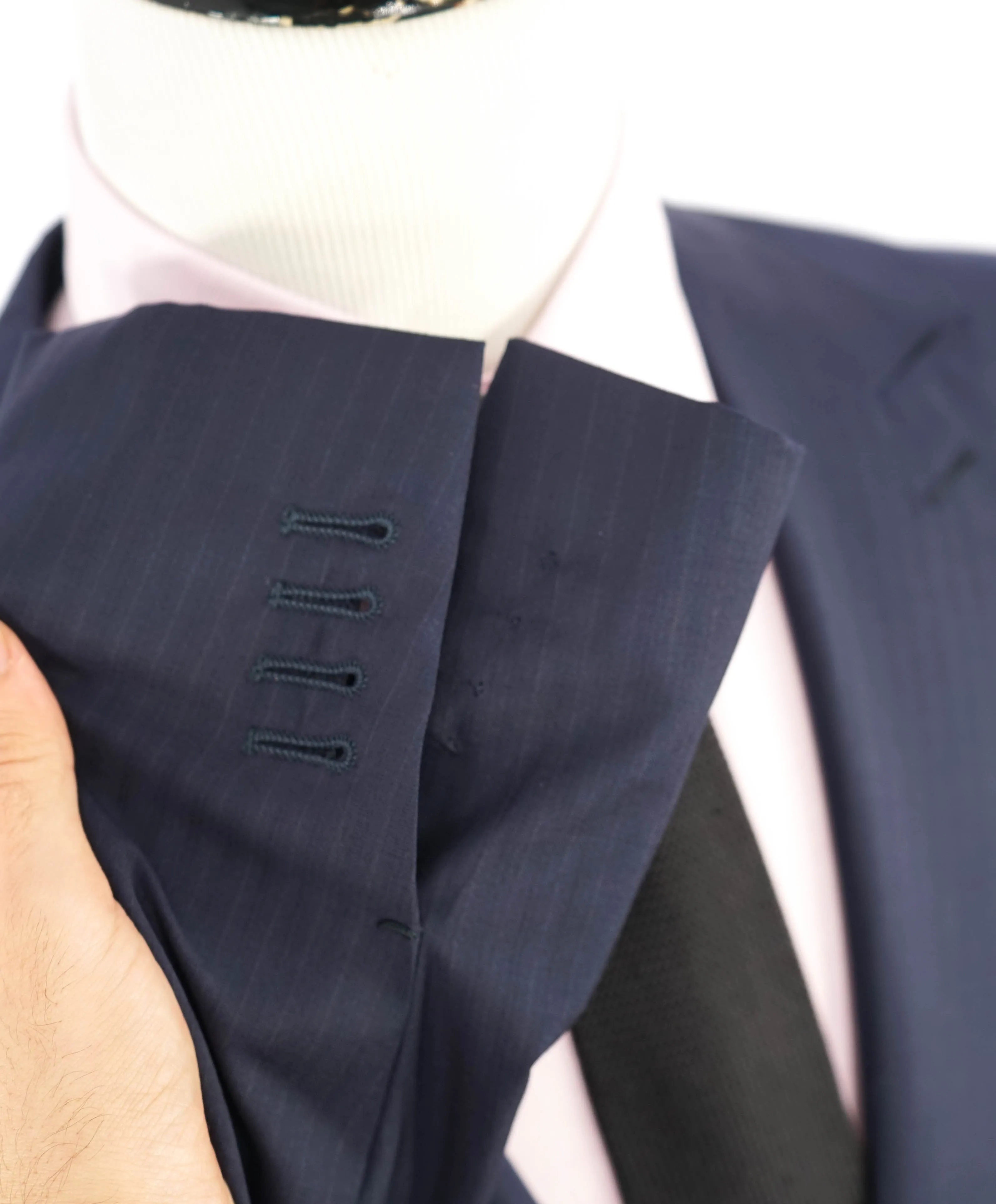 ERMENEGILDO ZEGNA -“ACHILLFARM" SILK Blend BLUE Tonal Textured Suit - 48R