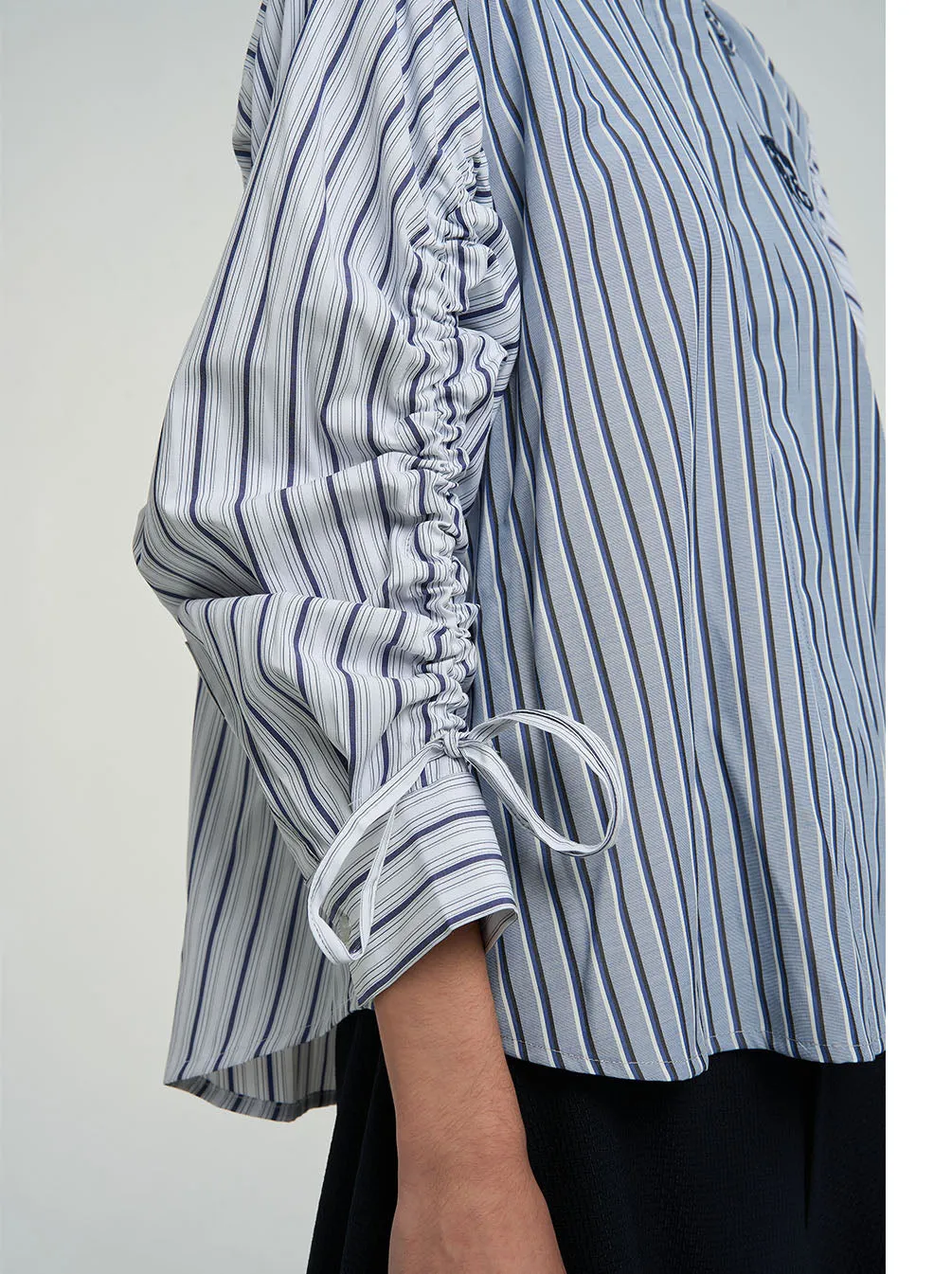 ILYA DRAWSTRING TOP WHITE BLUE