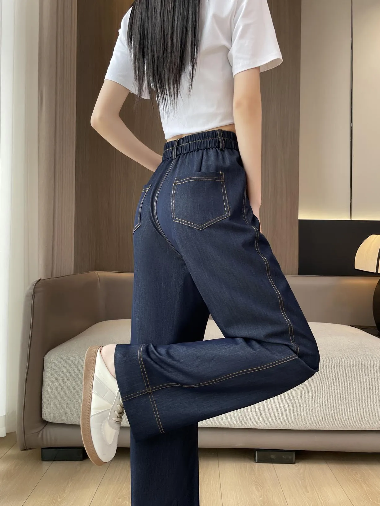 Lightweight Double Stitched Wide Leg Trousers in a Stylish Design