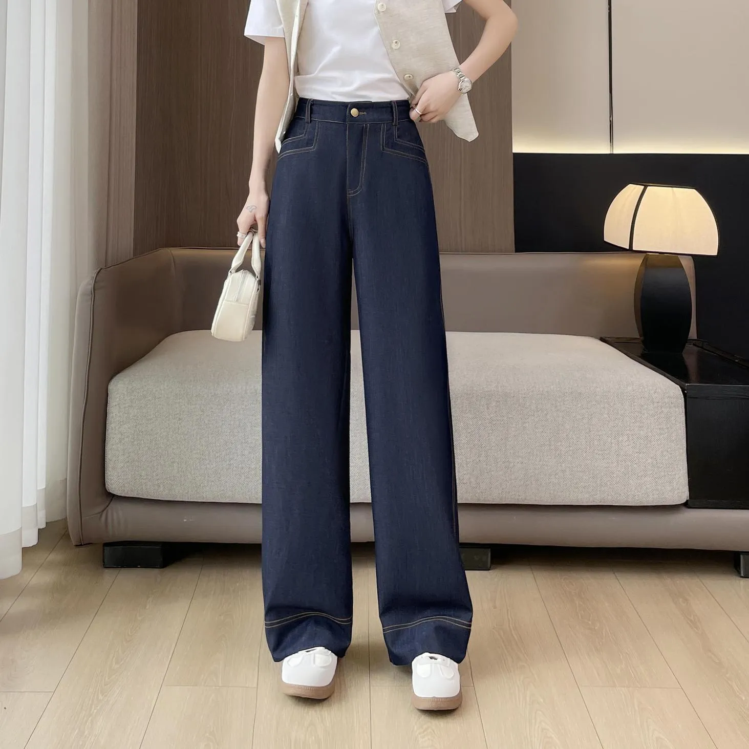 Lightweight Double Stitched Wide Leg Trousers in a Stylish Design