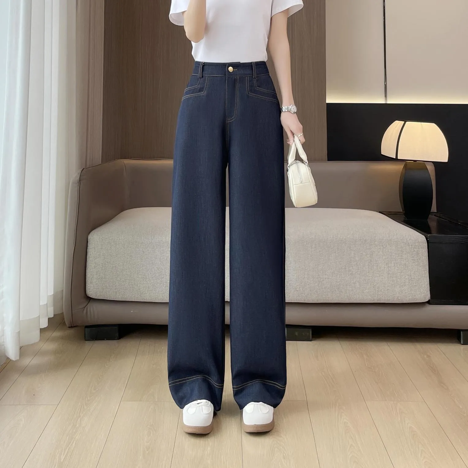 Lightweight Double Stitched Wide Leg Trousers in a Stylish Design