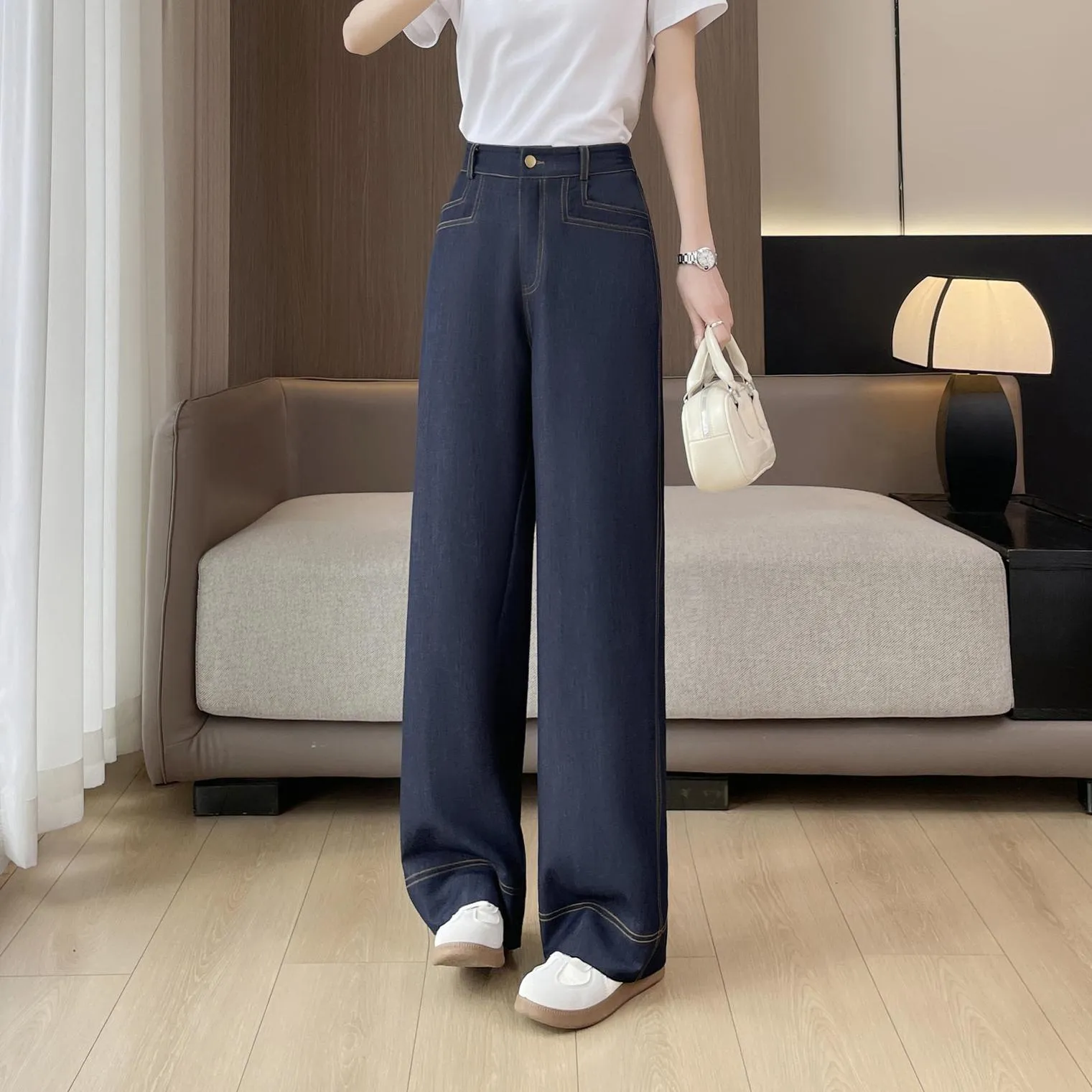 Lightweight Double Stitched Wide Leg Trousers in a Stylish Design