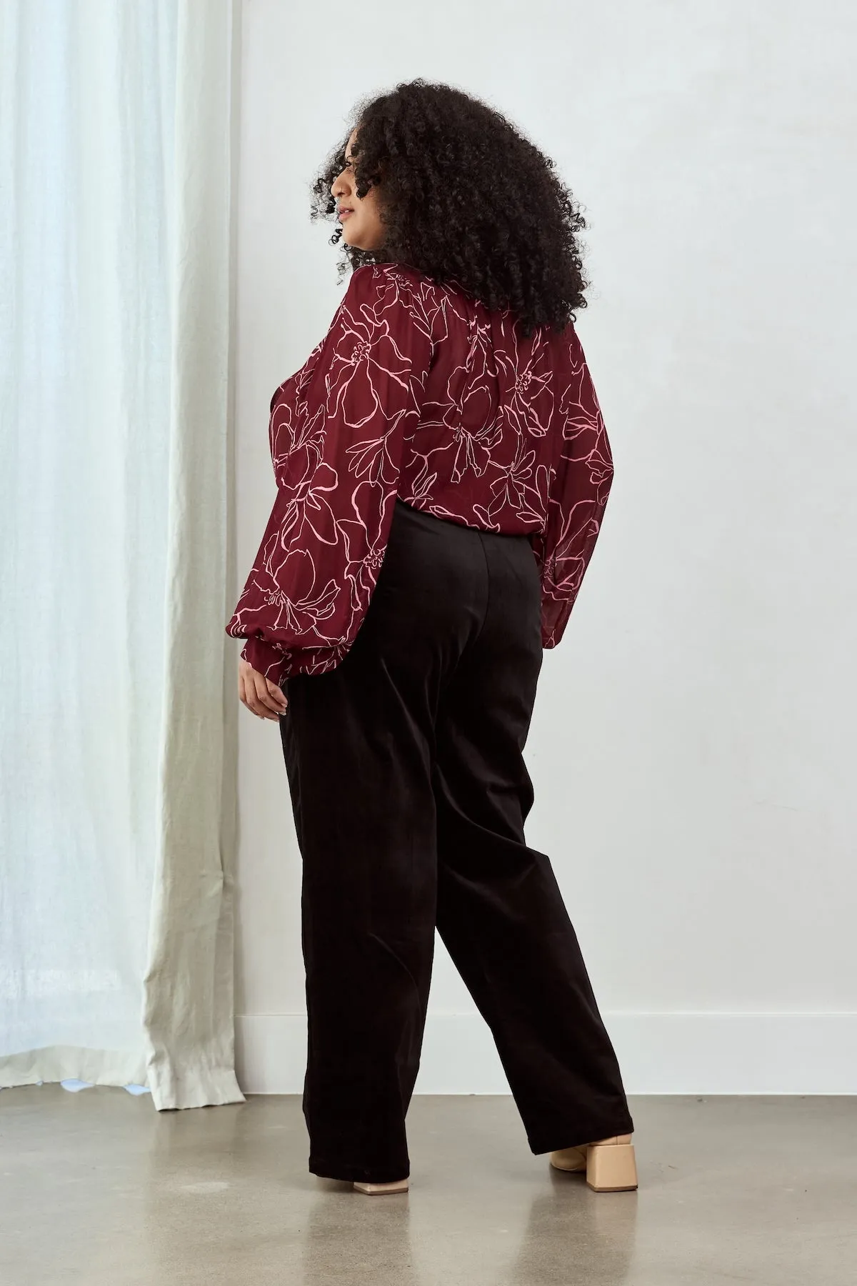 MAGNOLIA Tie Neck Blouse