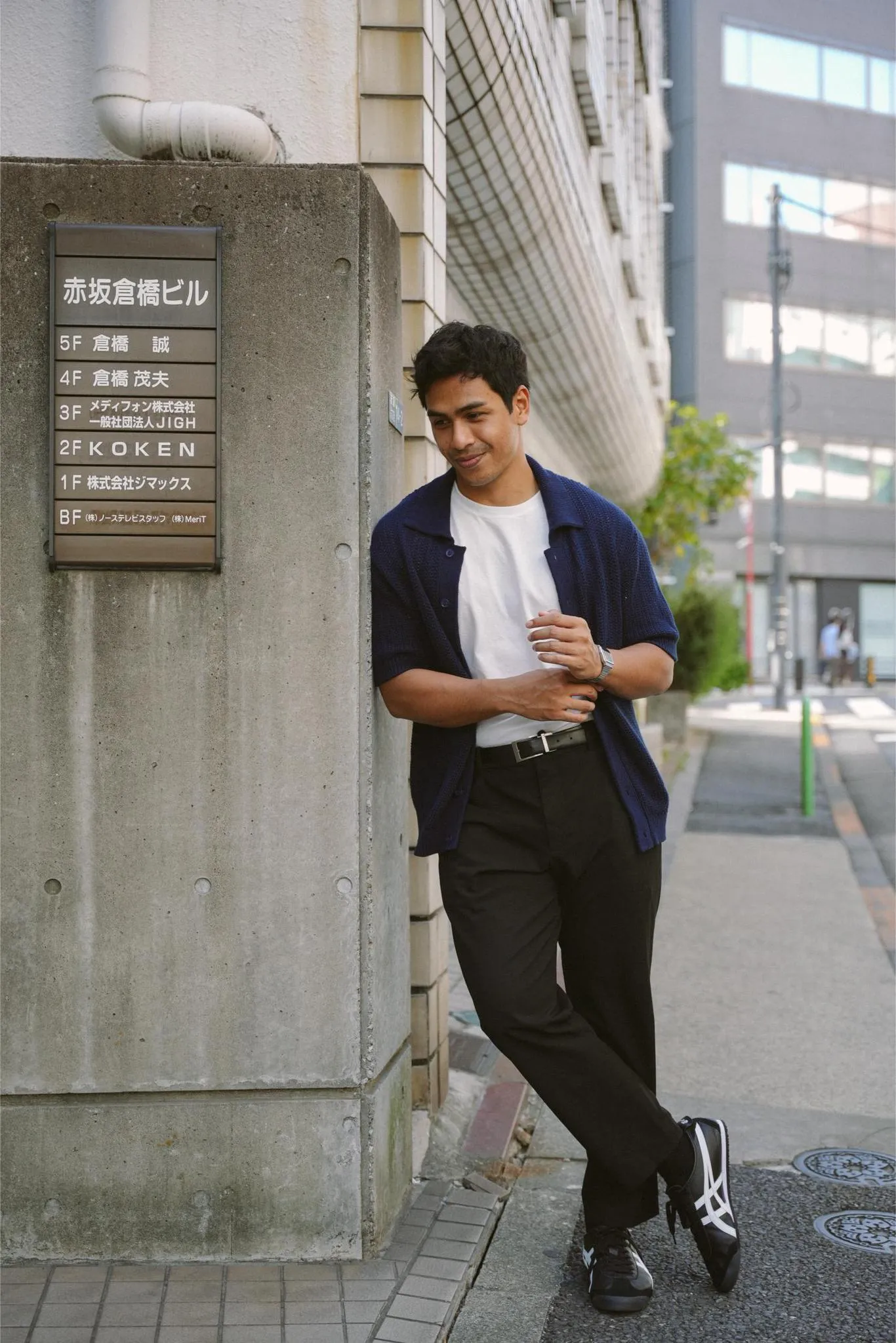 MAISON TOHA: CLASSIC FISHERMAN KNIT SHIRT IN NAVY