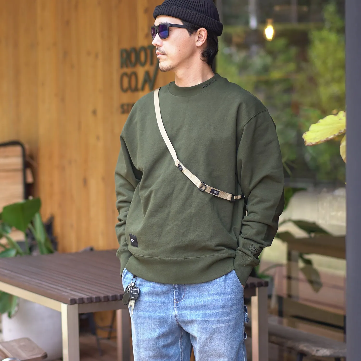 ROOT CO. | ルート　PLAY UTILITY BACK POCKET Crewneck Sweat 2024