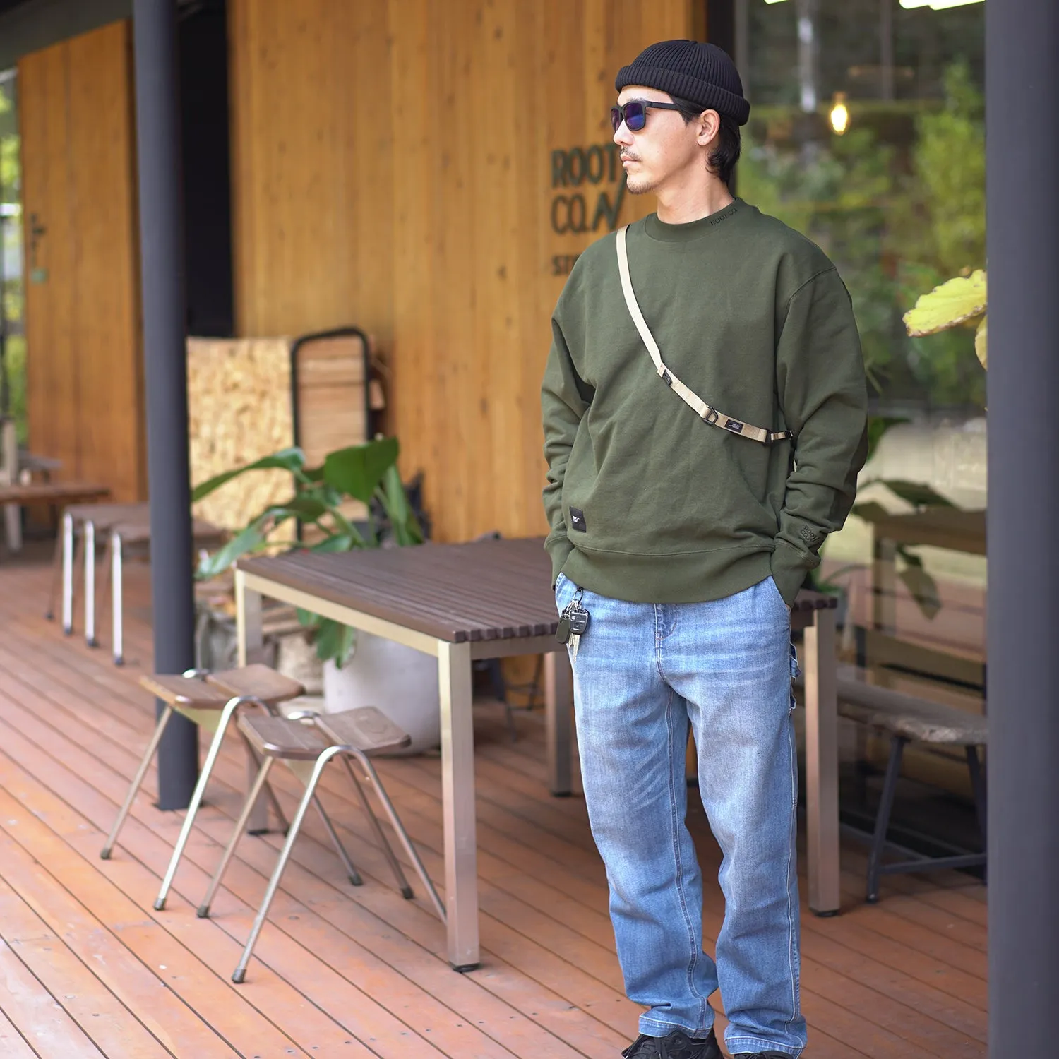 ROOT CO. | ルート　PLAY UTILITY BACK POCKET Crewneck Sweat 2024