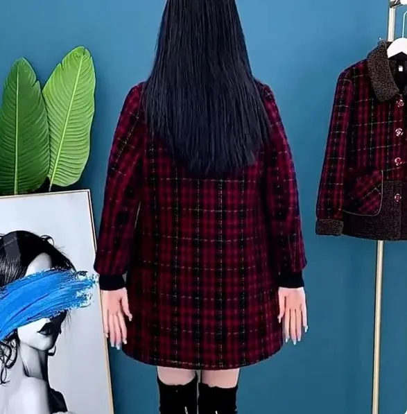 Thick, medium-length coat - Lightweight and breathable material