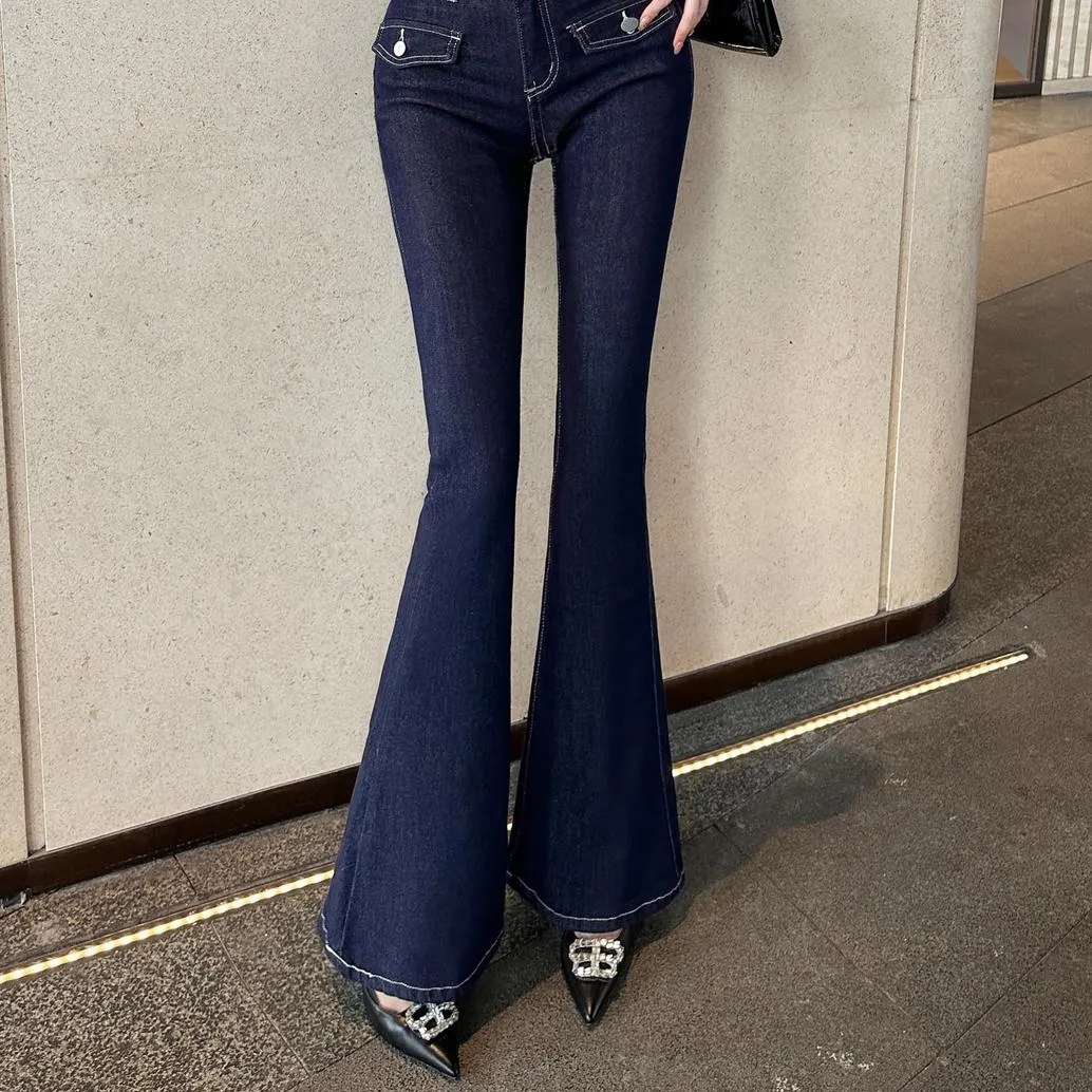 Versatile Low-Rise Jegging with Retro Flair