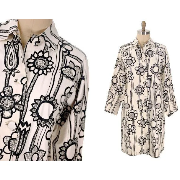 Vintage Ladies Mod Black & White Stylized Floral  Vinyl Raincoat M-L 1960s