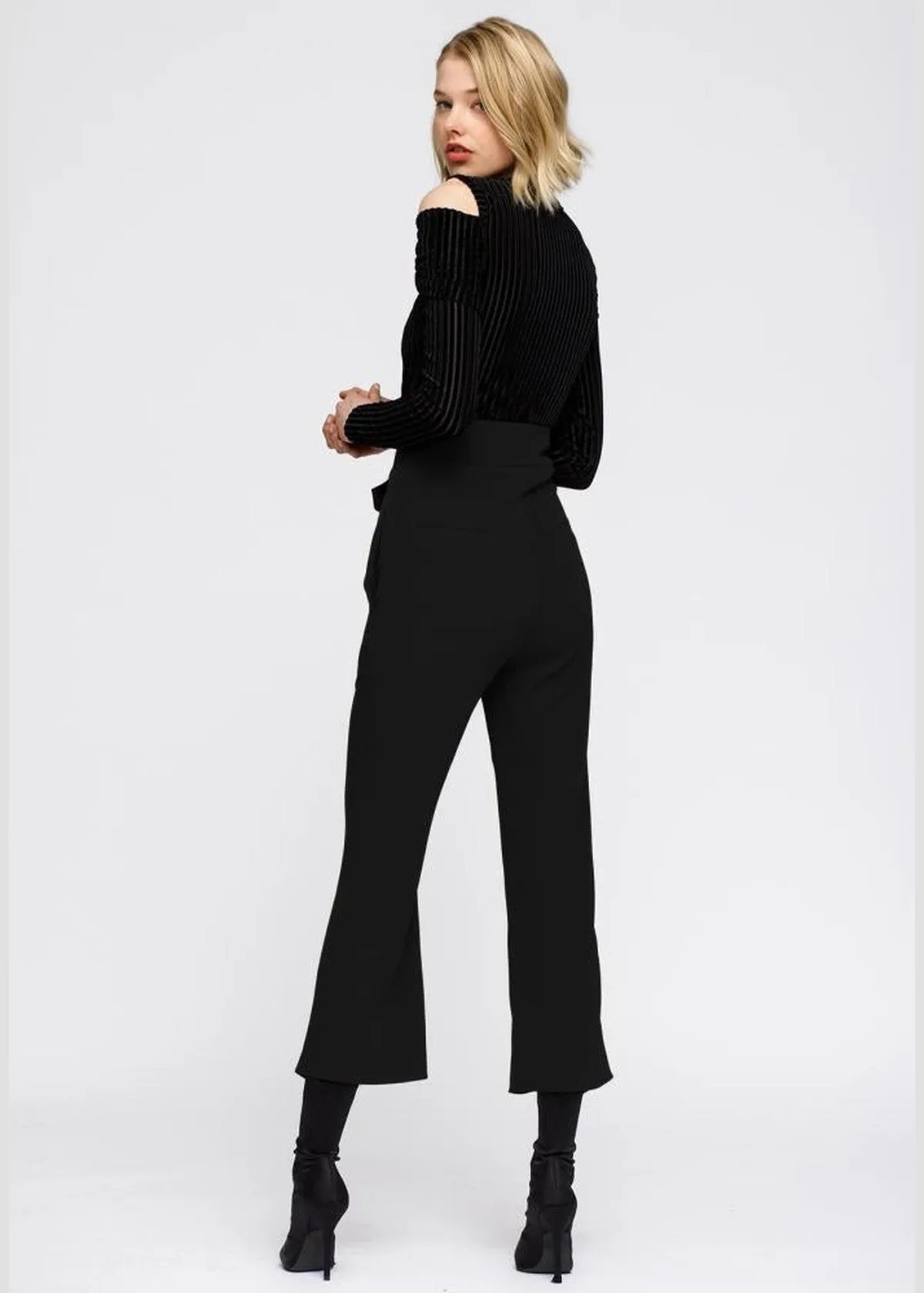 Women's High Waist Front Slit Trouser In Black