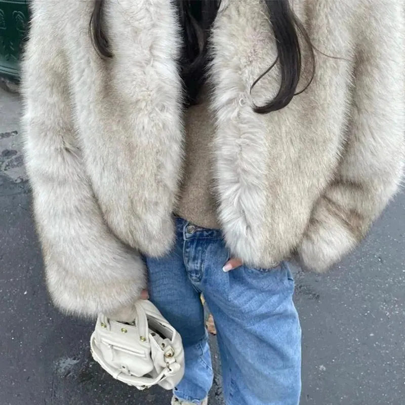 Women's Iconic Street Fashion Week Luxury Brand Gardient Cropped Faux Fur Coat for Winter 2023