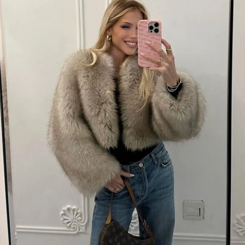 Women's Iconic Street Fashion Week Luxury Brand Gardient Cropped Faux Fur Coat for Winter 2023