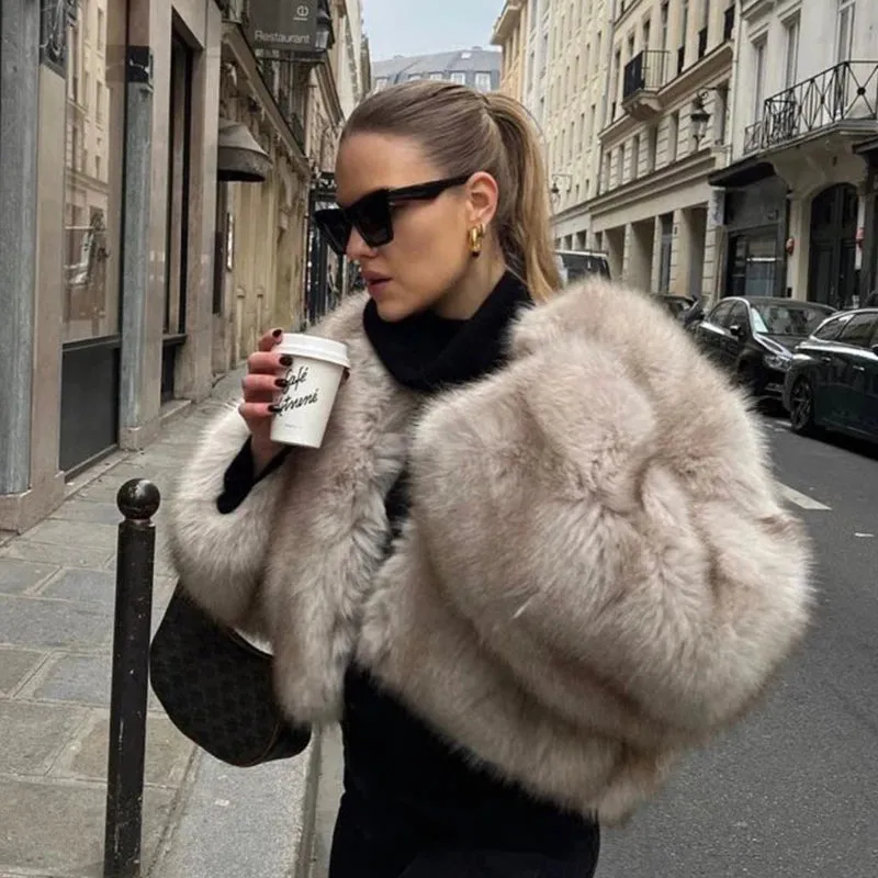 Women's Iconic Street Fashion Week Luxury Brand Gardient Cropped Faux Fur Coat for Winter 2023