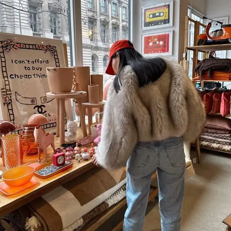 Women's Iconic Street Fashion Week Luxury Brand Gardient Cropped Faux Fur Coat for Winter 2023